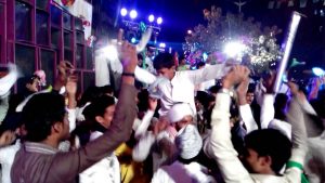 युवकों पर नहीं असर हुई मुईन मियां की ताकीद , ईद ए मिलादुन्नबी पर डीजे की ताल पर हुआ पगड़ी डांस