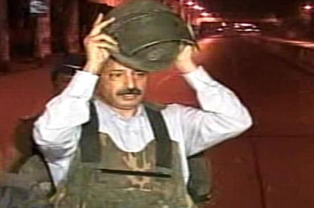26/11 हमलों के 9 साल बाद भी मुंबई पुलिस हेमंत करकरे की बुलेटप्रूफ जॅकेट ढूंडने में असमर्थ , करकरे का बुलेटप्रूफ जॅकेट मजदूर ने कचरे में फेंका था - मुंबई पुलिस